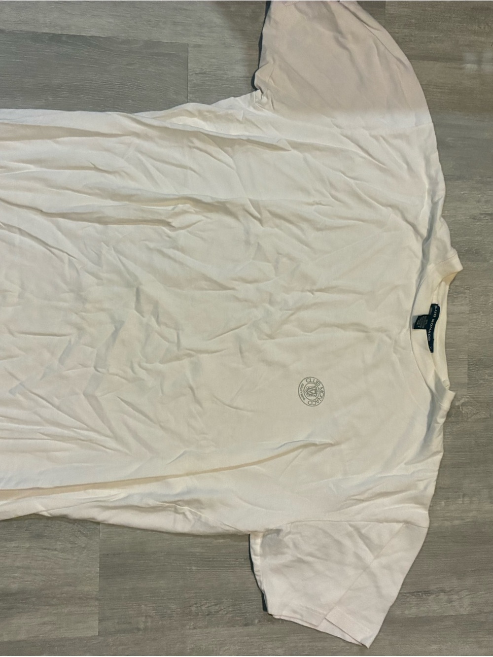 Club Monaco White Short-Sleeve Tee with Subtle Chest Emblem